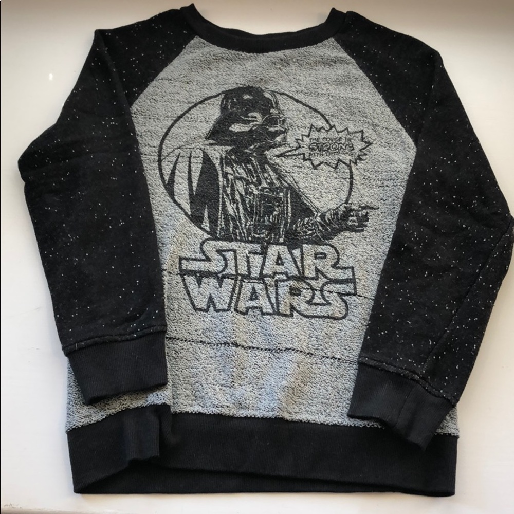 Boy’s Star Wars sweater size M